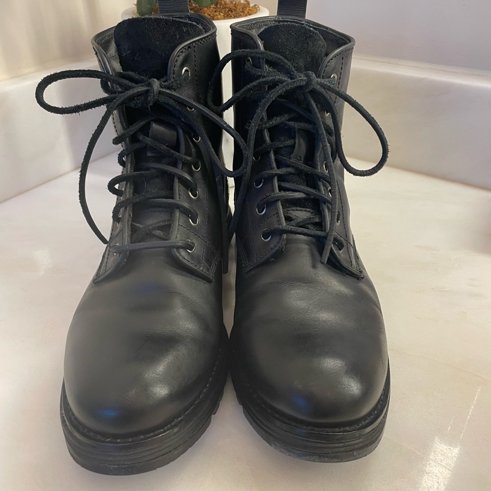 Women’s Cole Haan Grands Black Lace Up, Combat Style Boots. Size 8. Water Proof